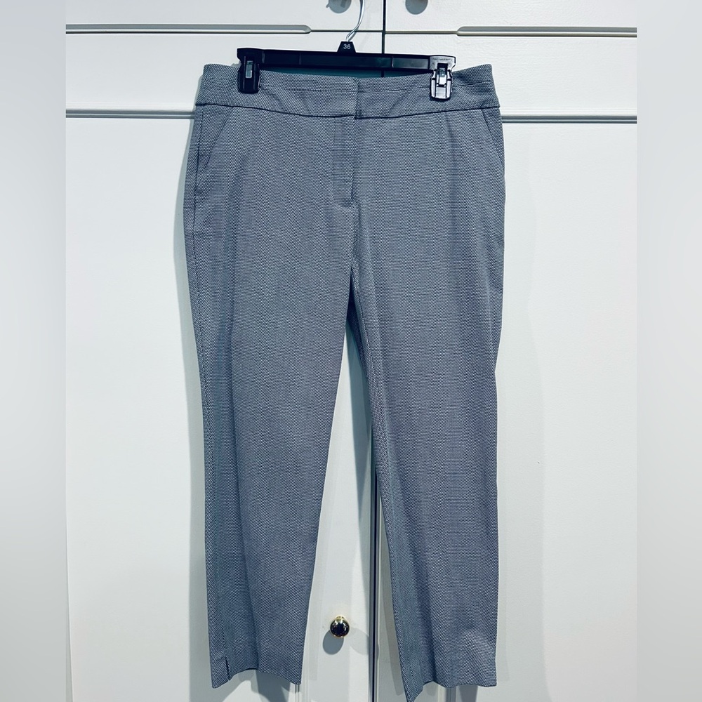 ⬇️Chico’s So Slimming Pant Size 0.5R (6) - Picture 4 of 9
